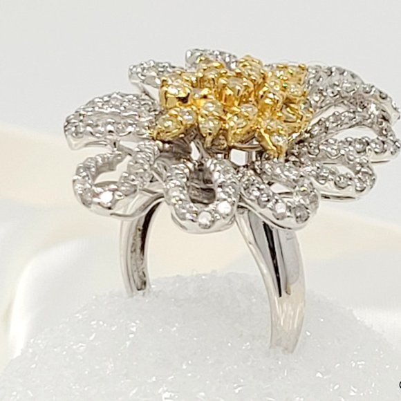 2.51ctw Yellow White Diamond Ring18K White Gold Floral Design Size 7.5 14.5g - Picture 3 of 5